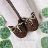 dolls felt lace-up shoes sewing pattern & photo tutorial